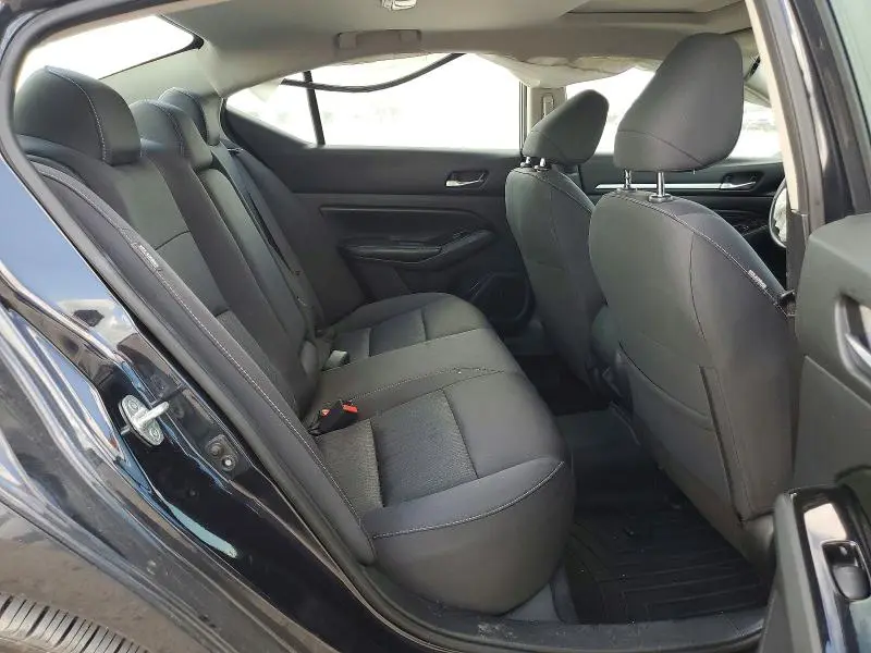 2022 NISSAN ALTIMA SV  