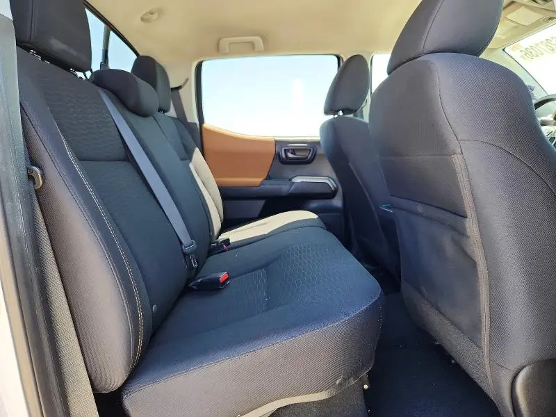 2017 TOYOTA TACOMA SR5 V6  