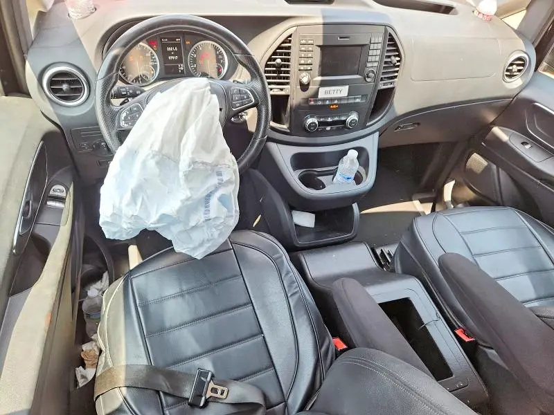 2018 MERCEDES-BENZ METRIS   