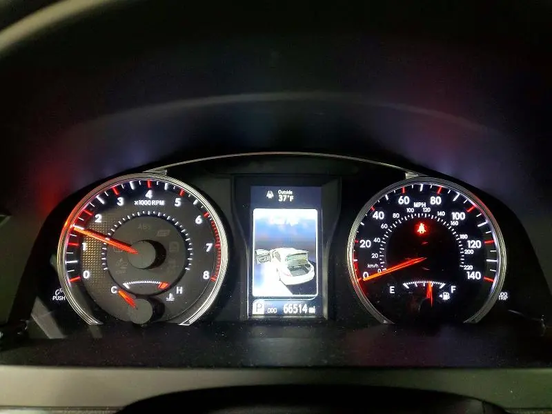 2017 TOYOTA CAMRY SE  