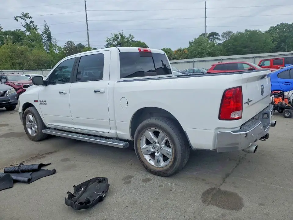 2015 RAM 1500 SLT  
