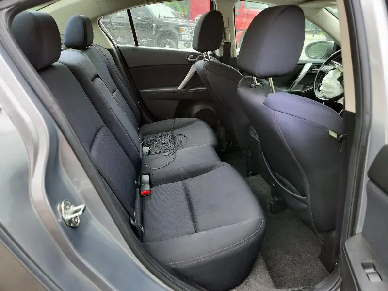 2011 MAZDA 3 S  