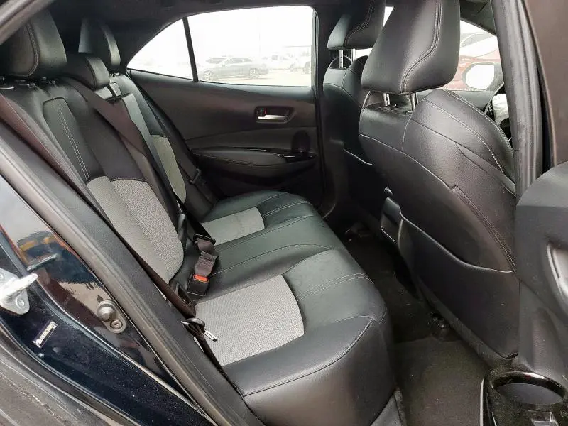 2019 TOYOTA COROLLA SE  
