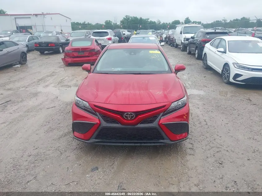 2022 TOYOTA CAMRY SE