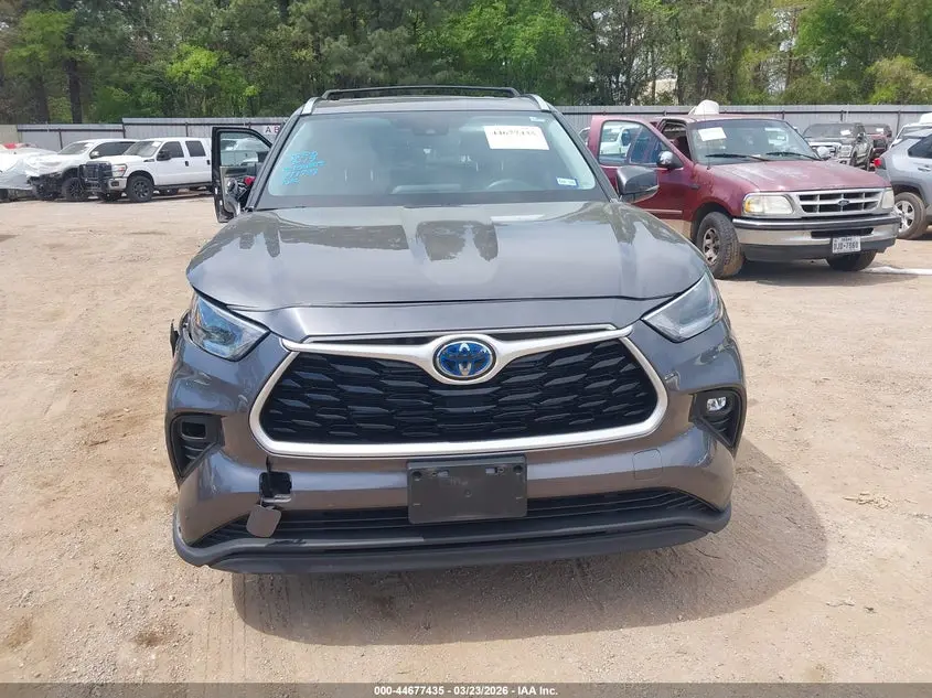 2021 TOYOTA HIGHLANDER HYBRID XLE