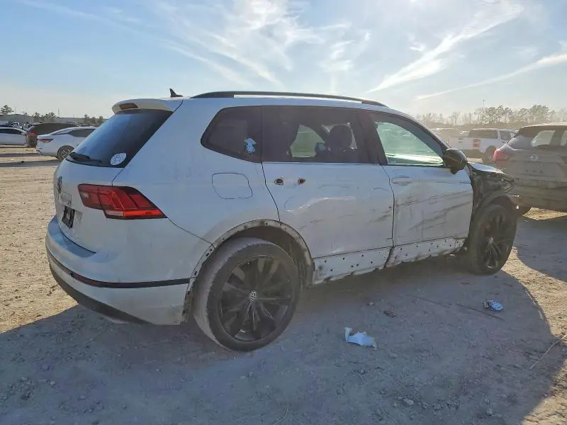 2021 VOLKSWAGEN TIGUAN SE  