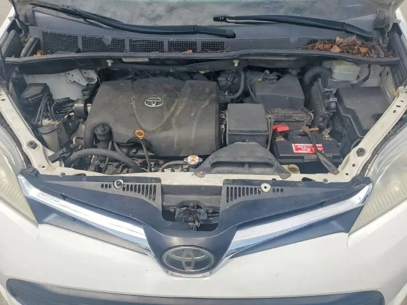 2020 TOYOTA SIENNA LE  