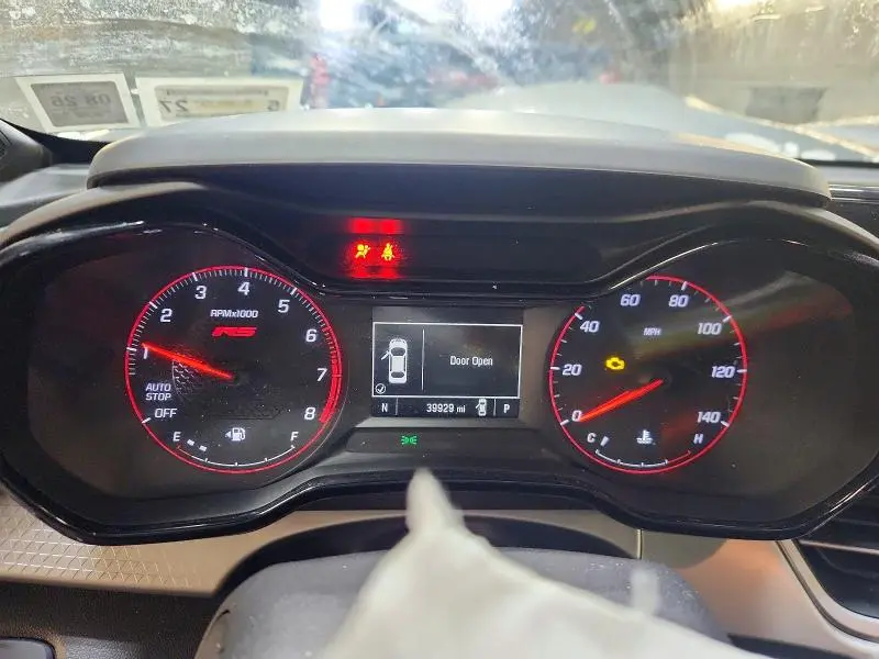 2025 CHEVROLET TRAX 1RS  