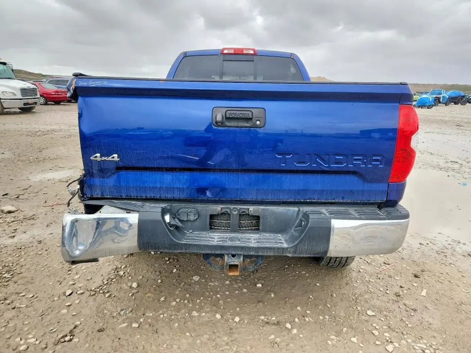 2015 TOYOTA TUNDRA SR5  