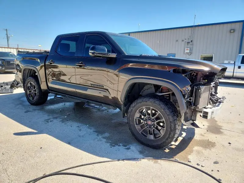 2024 TOYOTA TUNDRA CREWMAX LIMITED  