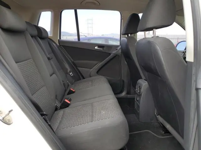 2011 VOLKSWAGEN TIGUAN S  