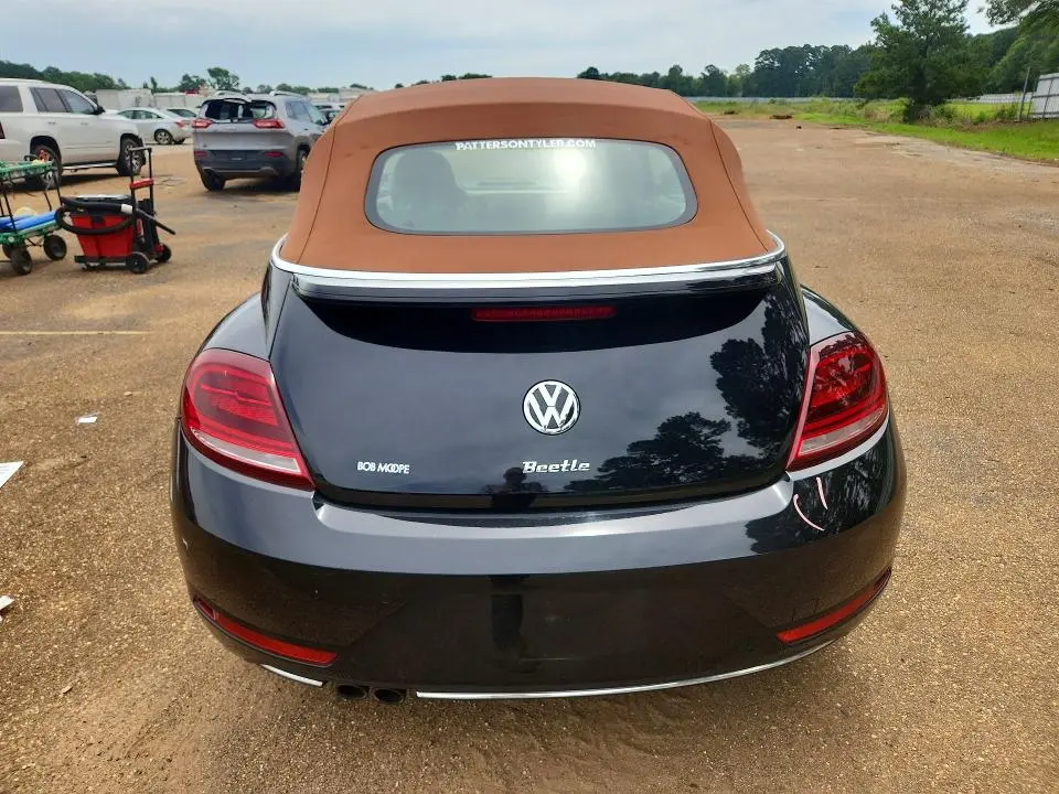 2019 VOLKSWAGEN BEETLE S  