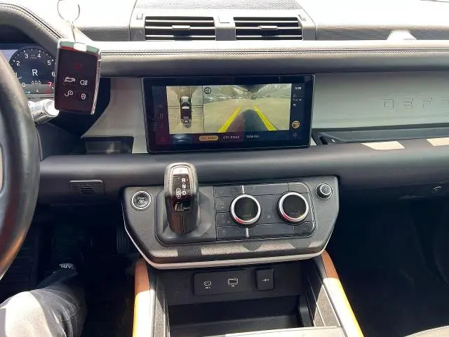 2020 LAND ROVER DEFENDER 110 HSE  