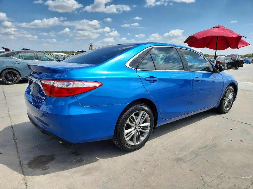 2017 TOYOTA CAMRY SE  