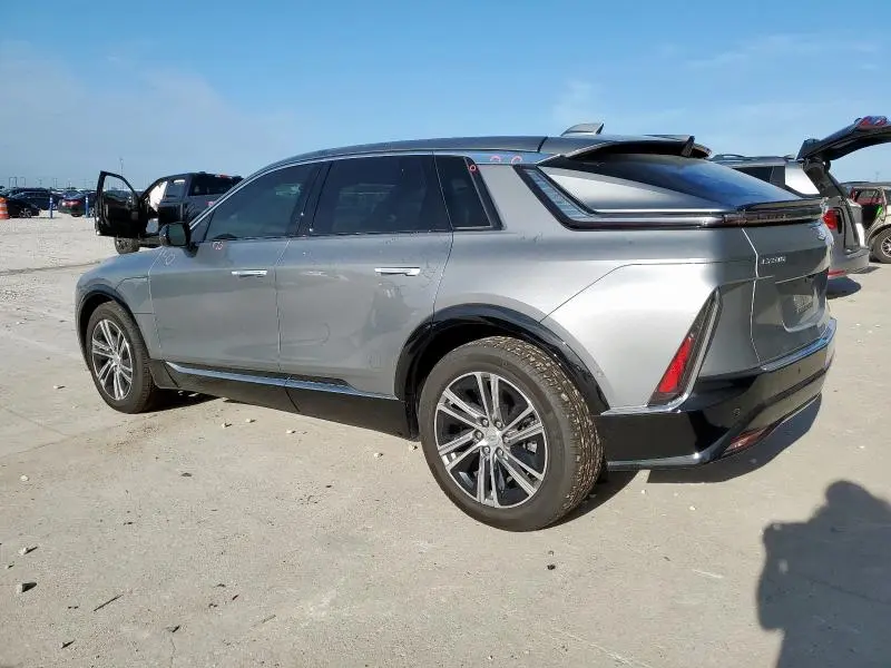 2024 CADILLAC LYRIQ LUXURY  