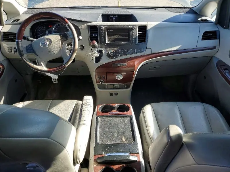 2014 TOYOTA SIENNA LIMITED 7-PASSENGER  