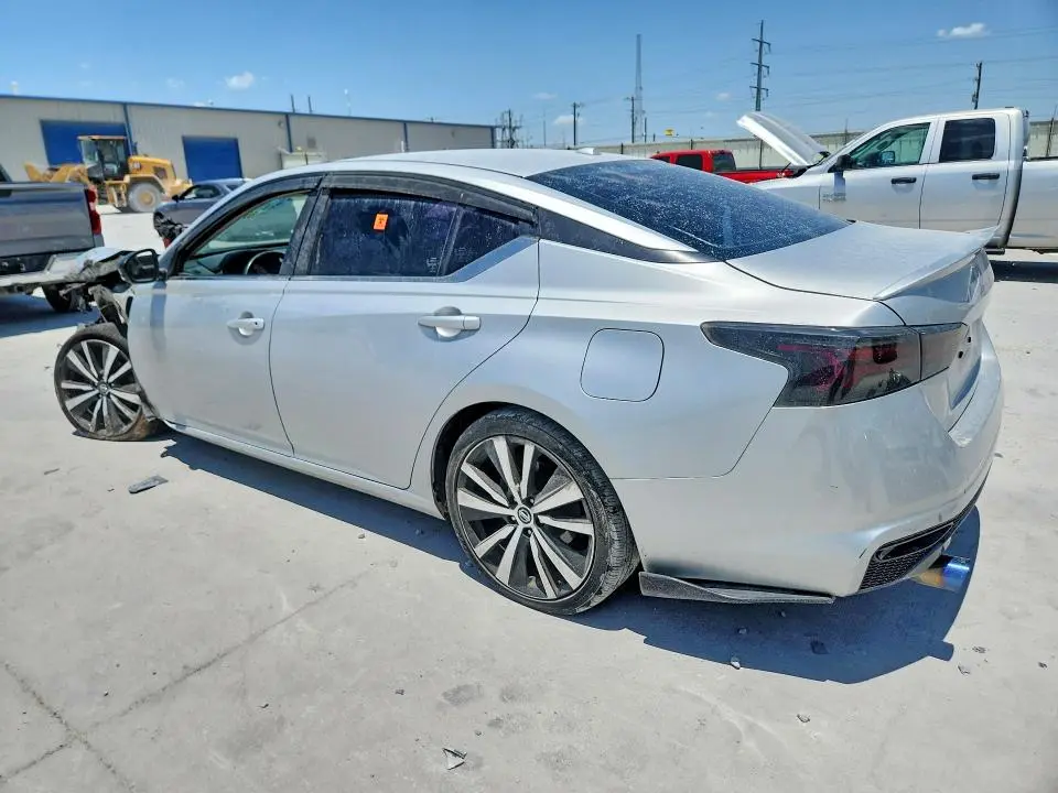 2019 NISSAN ALTIMA SR  