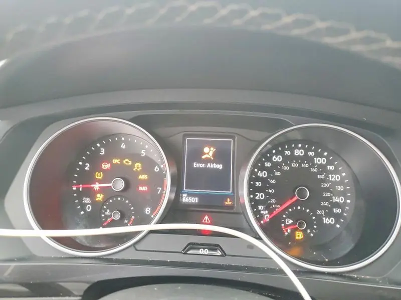 2021 VOLKSWAGEN TIGUAN SE  