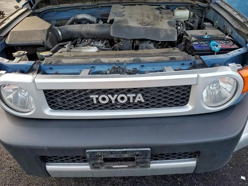 2011 TOYOTA FJ CRUISER   