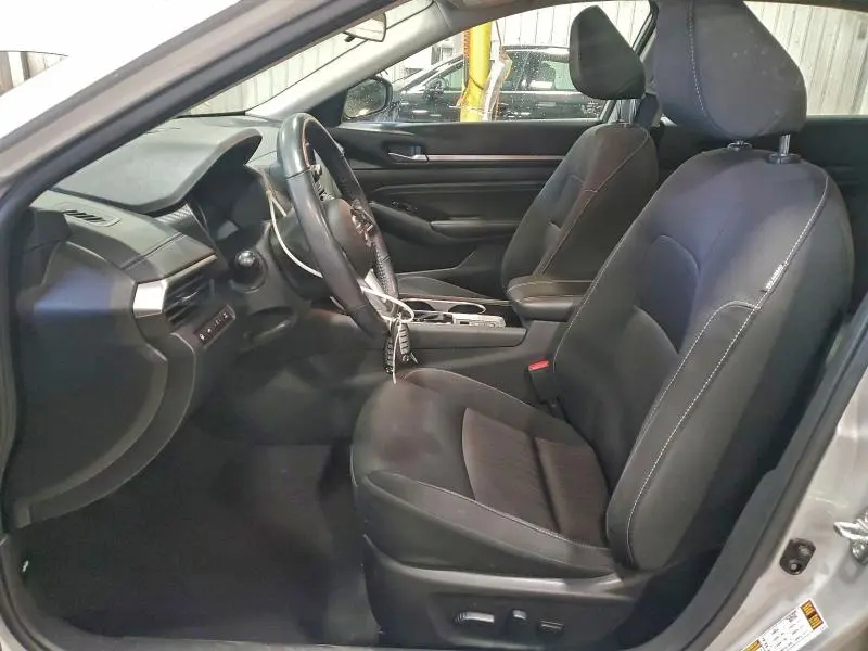 2022 NISSAN ALTIMA SV  