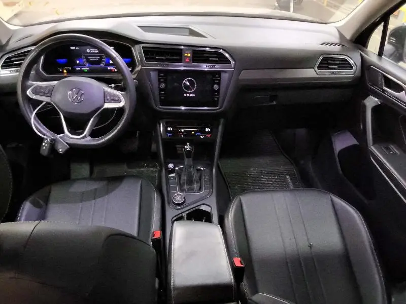 2022 VOLKSWAGEN TIGUAN SE  