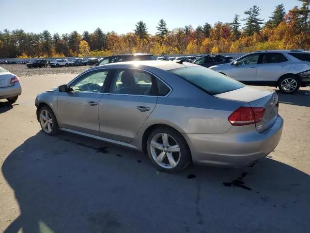 2013 VOLKSWAGEN PASSAT SE  