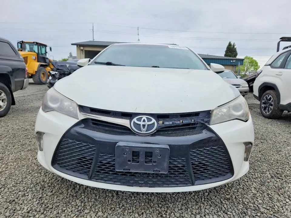 2017 TOYOTA CAMRY SE  
