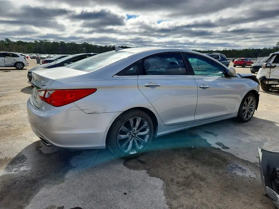 2011 HYUNDAI SONATA SE  