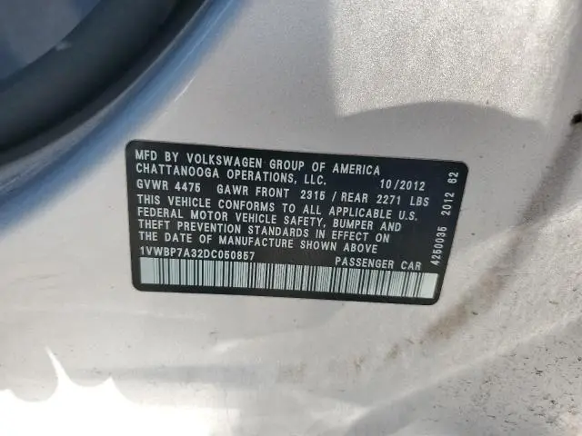 2013 VOLKSWAGEN PASSAT SE  