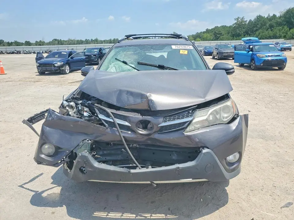 2015 TOYOTA RAV4 XLE  