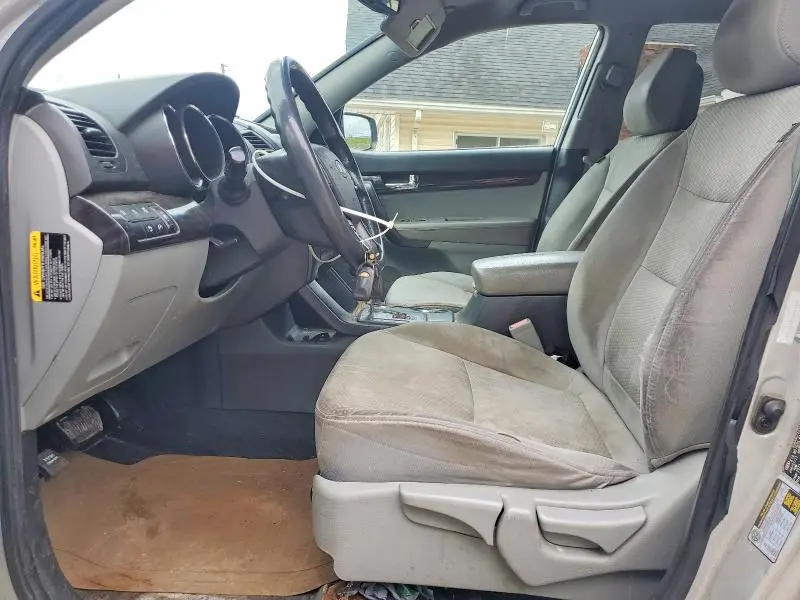 2011 KIA SORENTO LX  