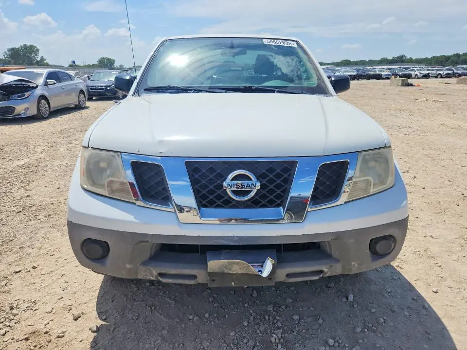 2013 NISSAN FRONTIER S  