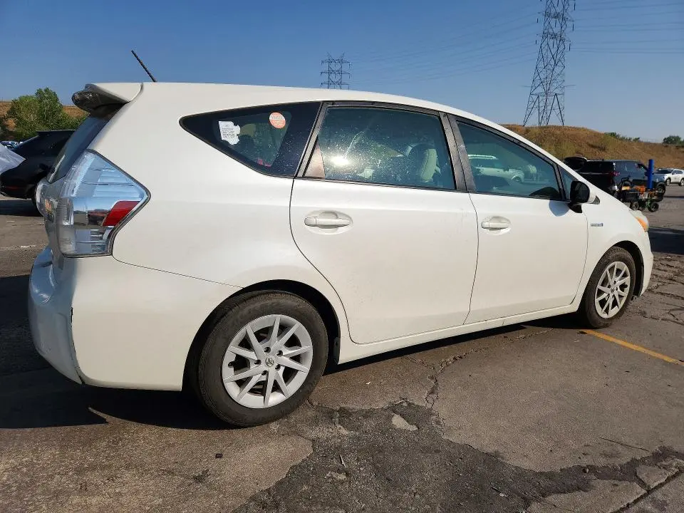 2013 TOYOTA PRIUS V TWO  