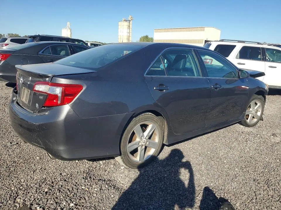 2012 TOYOTA CAMRY SE  