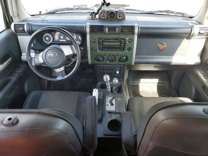 2010 TOYOTA FJ CRUISER   