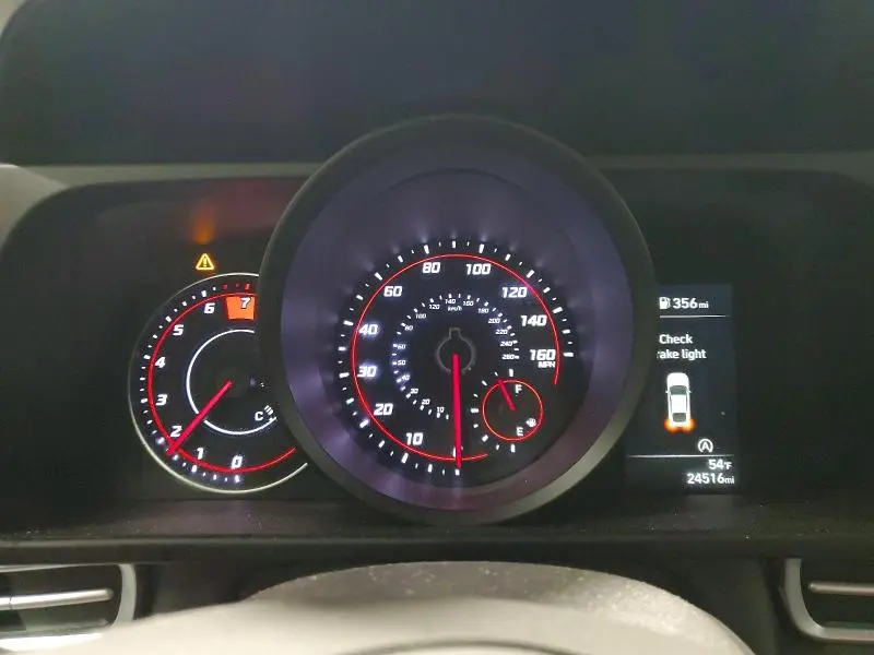 2023 HYUNDAI ELANTRA SE  