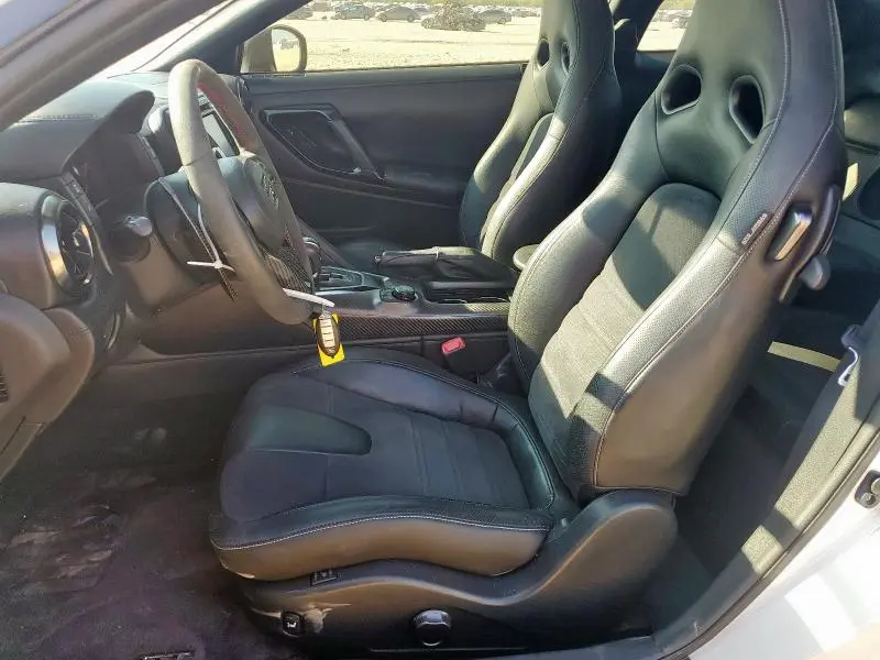 2018 NISSAN GT-R PURE  