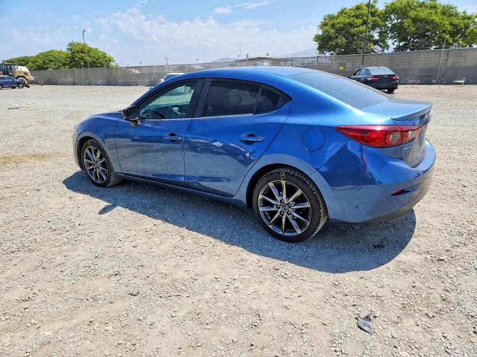 2018 MAZDA 3 TOURING  