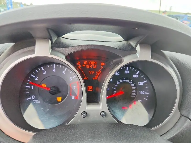 2011 NISSAN JUKE S  