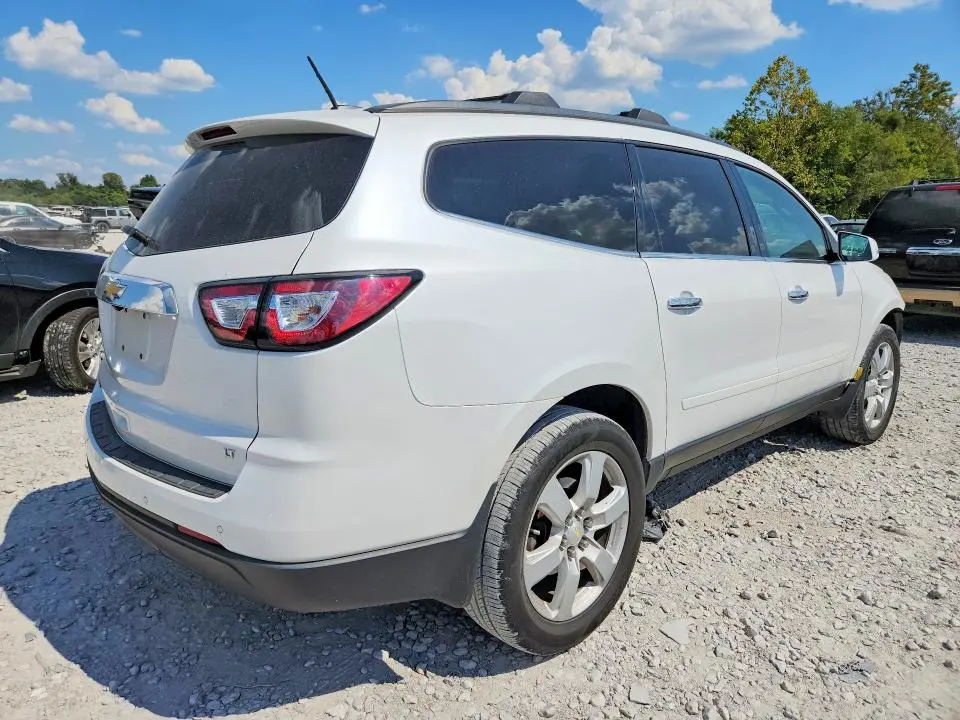 2017 CHEVROLET TRAVERSE LT  