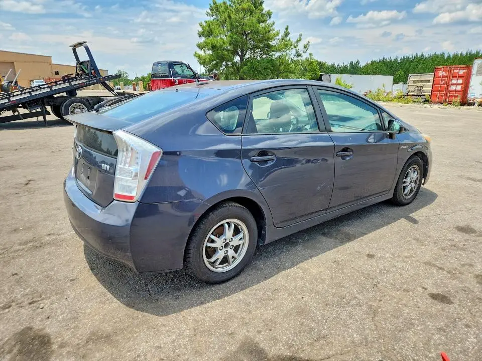 2011 TOYOTA PRIUS TWO  