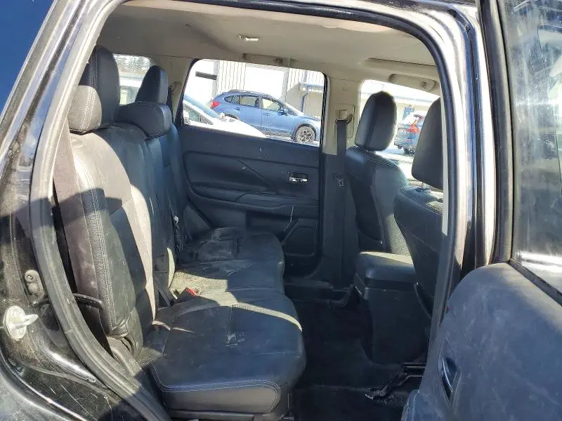 2017 MITSUBISHI OUTLANDER SE  