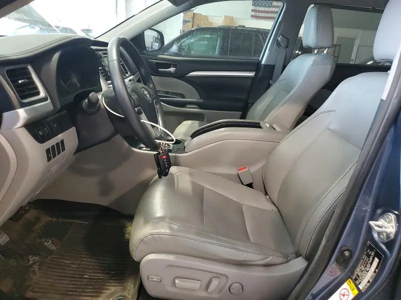 2018 TOYOTA HIGHLANDER XLE  