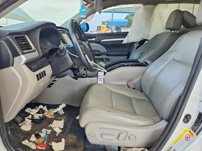 2018 TOYOTA HIGHLANDER XLE  