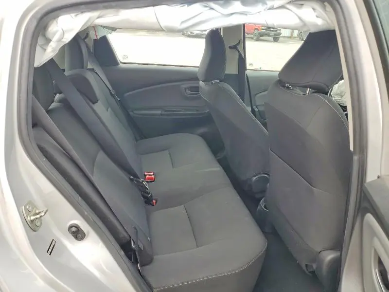 2016 TOYOTA YARIS 5-DOOR SE  