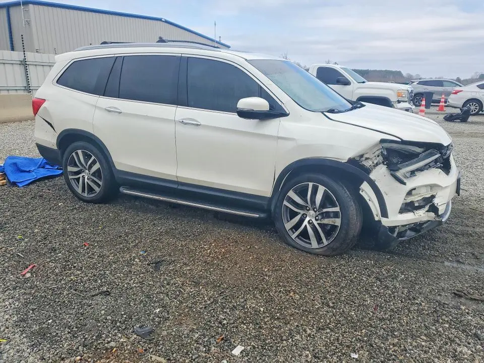 2017 HONDA PILOT ELITE  