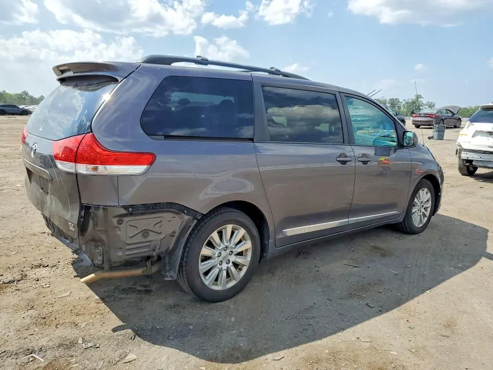 2013 TOYOTA SIENNA XLE 7-PASSENGER  