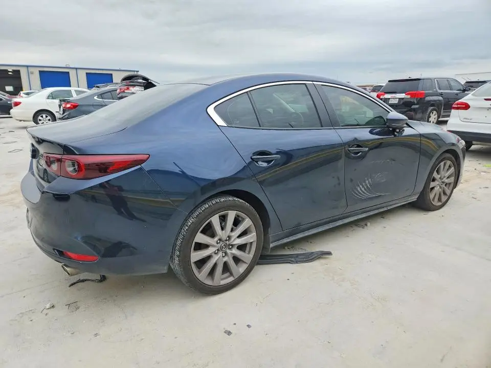 2023 MAZDA 3 SELECT  