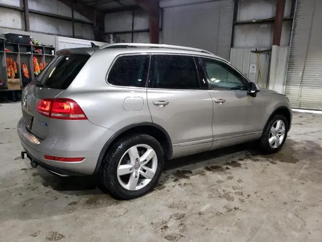 2011 VOLKSWAGEN TOUAREG HYBRID  