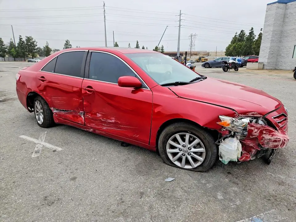 2010 TOYOTA CAMRY XLE V6  